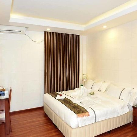 8Day Hotel Янгон Экстерьер фото
