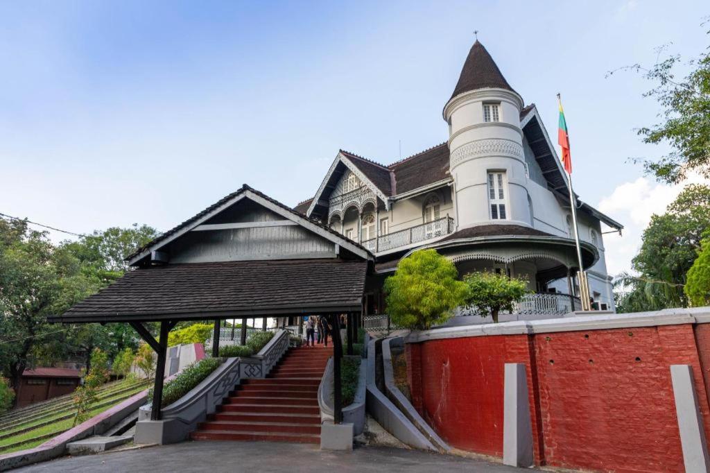 8Day Hotel Янгон Экстерьер фото