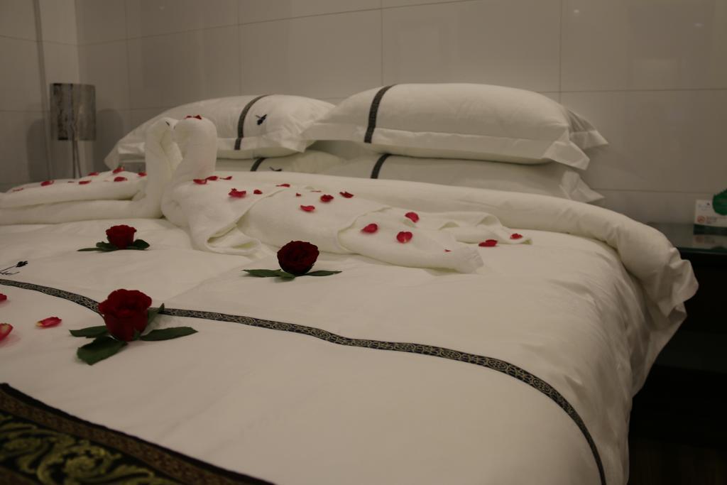 8Day Hotel Янгон Экстерьер фото