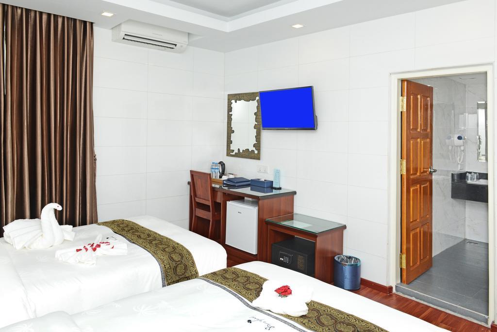 8Day Hotel Янгон Номер фото